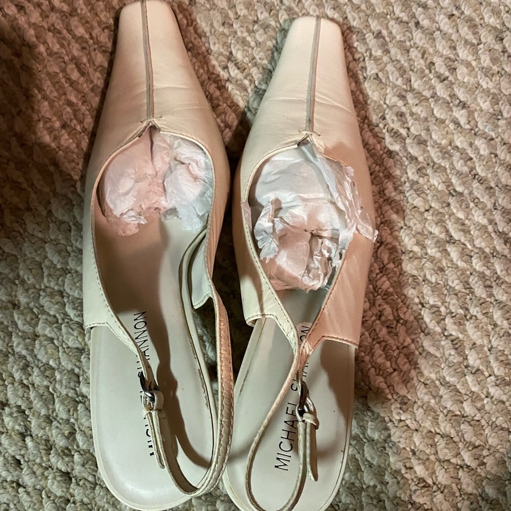 Cream Michael Shannon classic pump